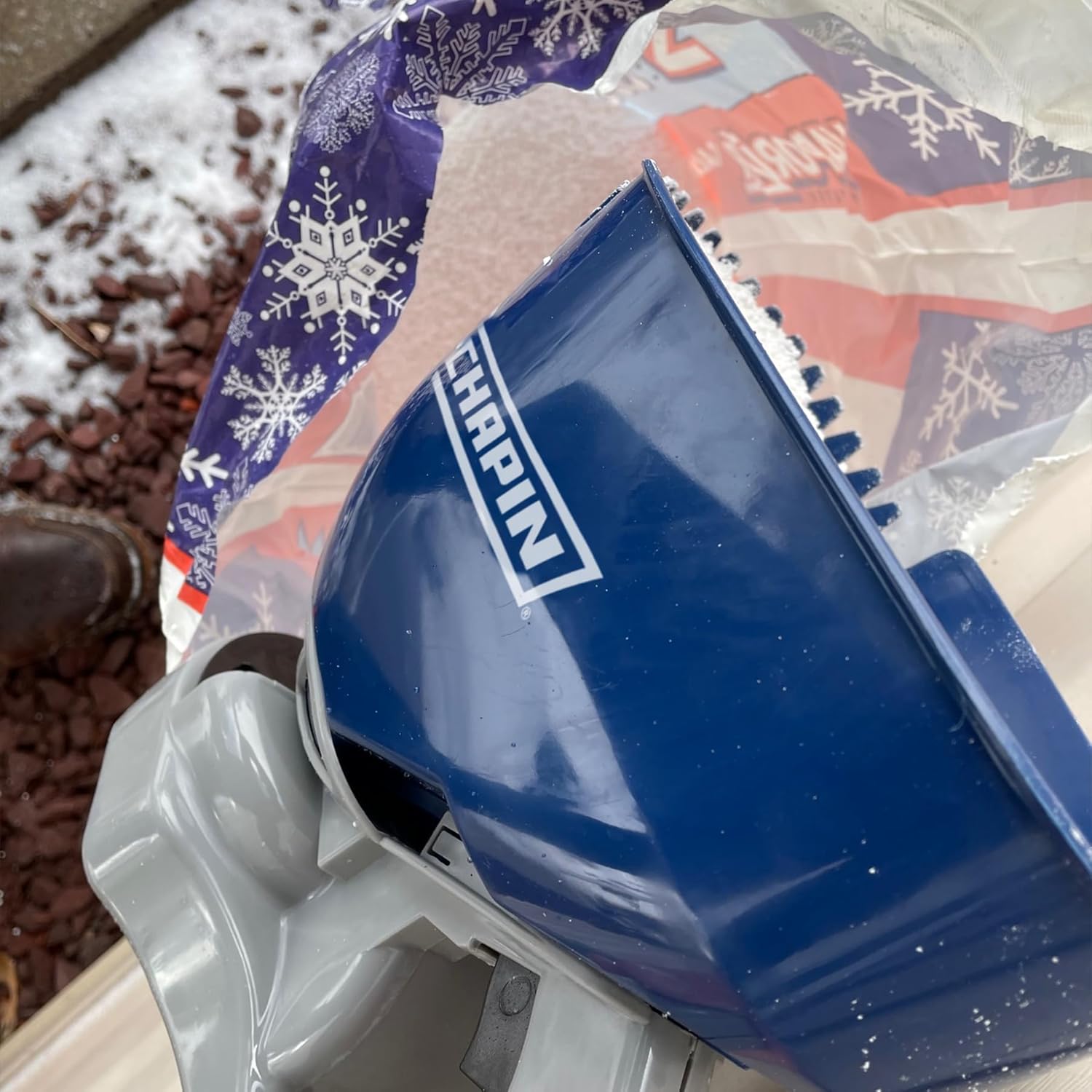 Chapin 8705A 1.6-Liter (0.3-Gallon) Ice Melt and Salt Hand Crank Spreader, Poly Toothed Edge Scoop with Thumb Control Gate and Impeller, Ideal for Small Spaces, Blue - Image 2